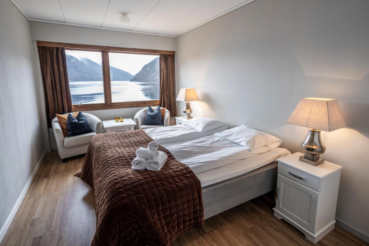 Dragsvik Fjordhotel (Adults Only) بليستران المظهر الخارجي الصورة