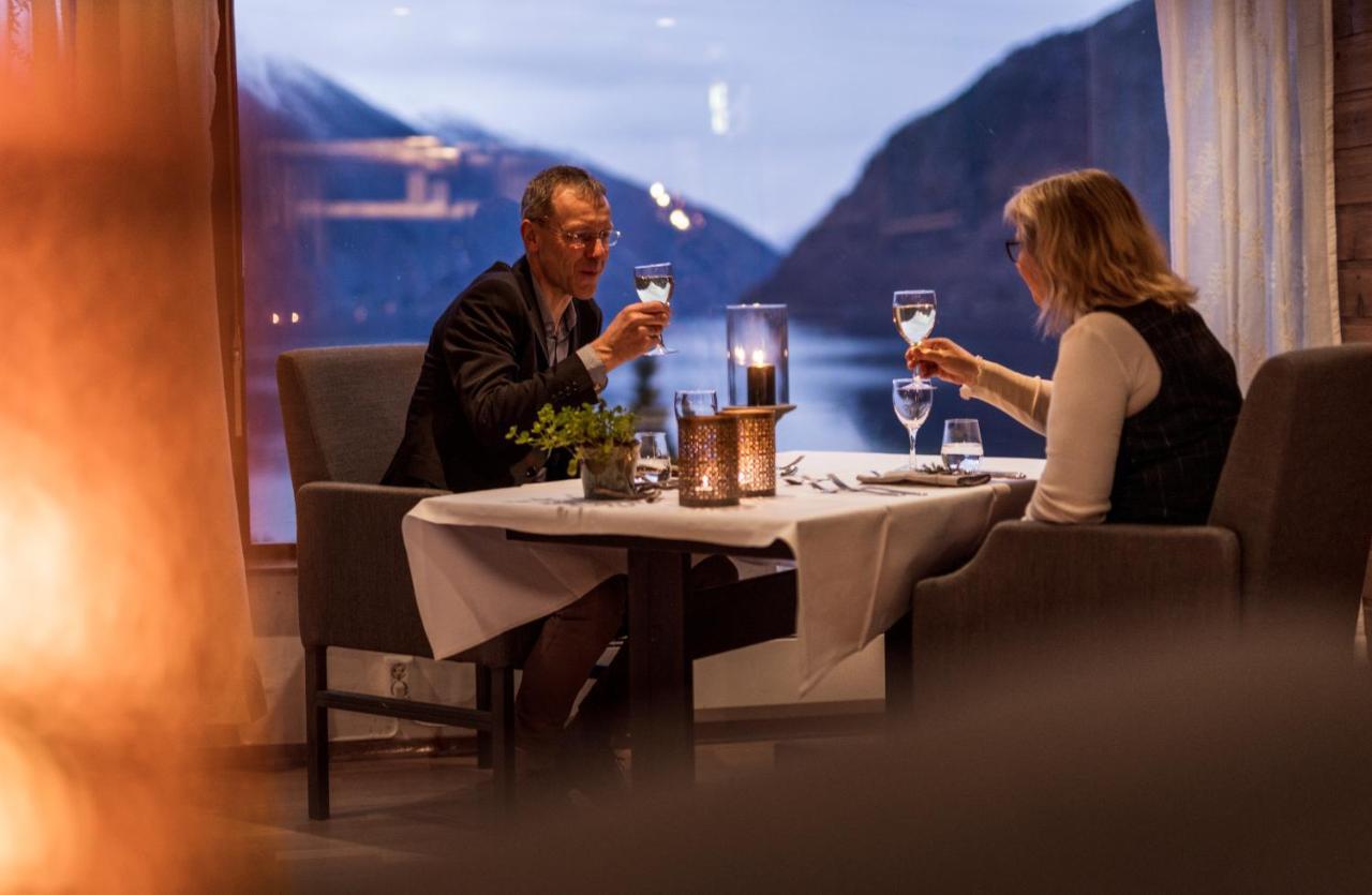 Dragsvik Fjordhotel (Adults Only) بليستران المظهر الخارجي الصورة